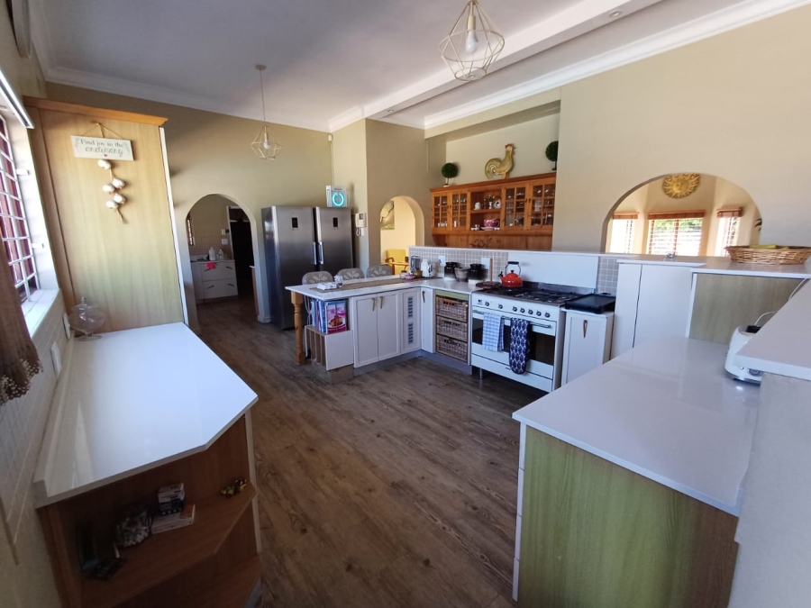 7 Bedroom Property for Sale in Levallia Western Cape